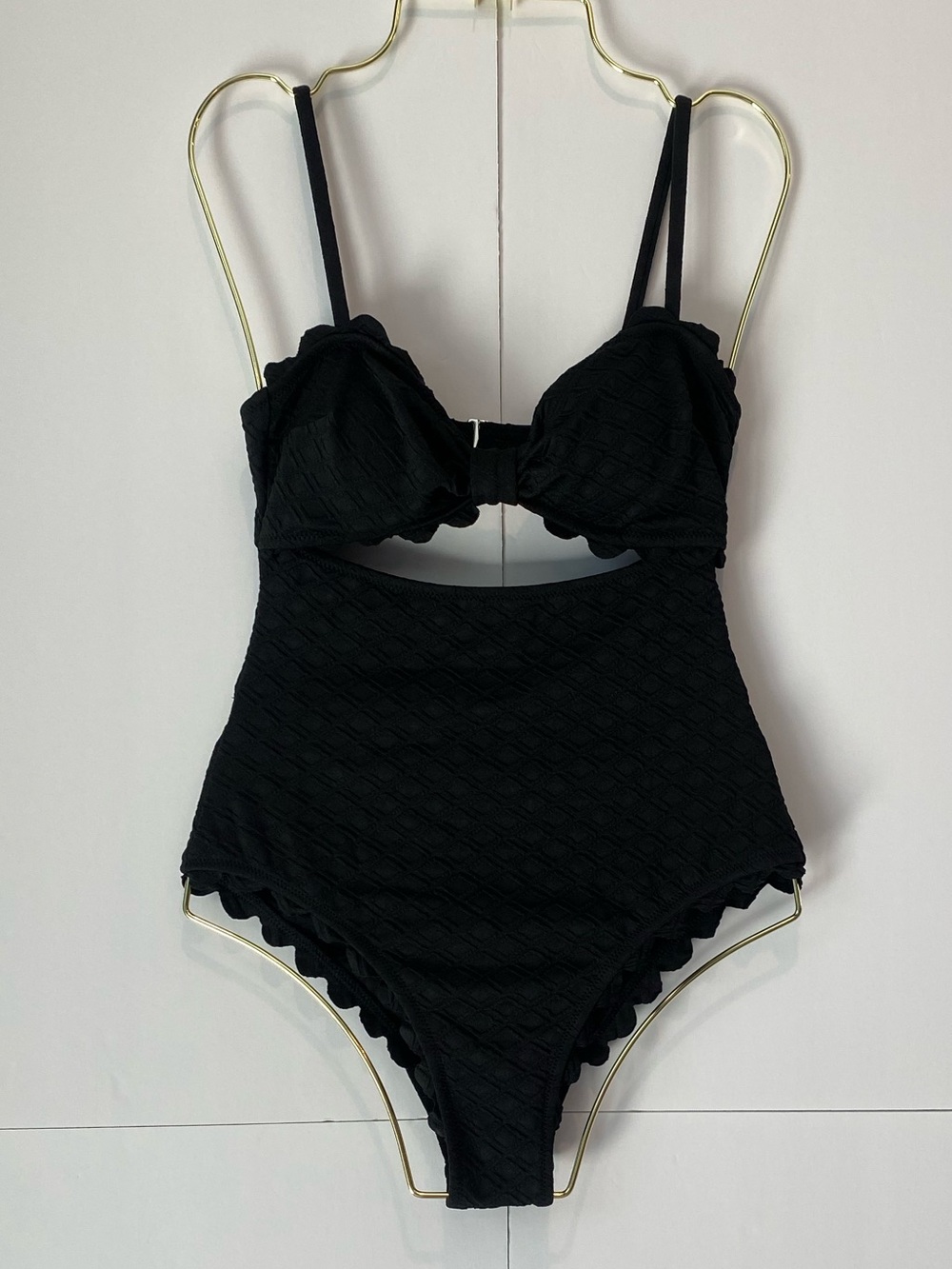 NWT Cupshe Black Textured One-Piece Swimsuit Cutout Adjustable Straps XS